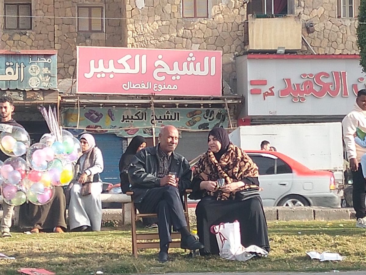 توافد المواطنين على المسطحات الخضراء، فيتو
