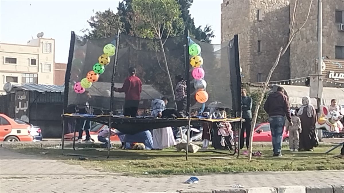 إقبال الأطفال على الألعاب، فيتو
