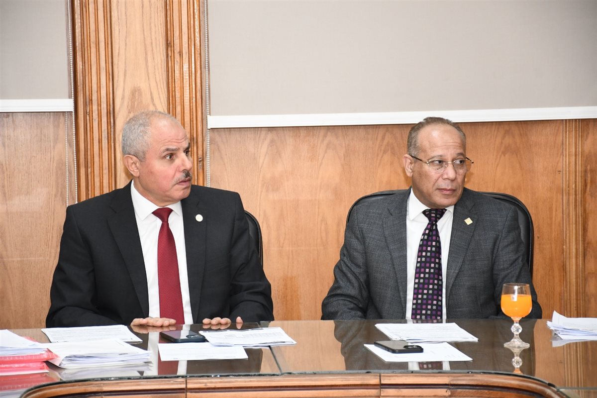 جانب من الاجتماع، فيتو