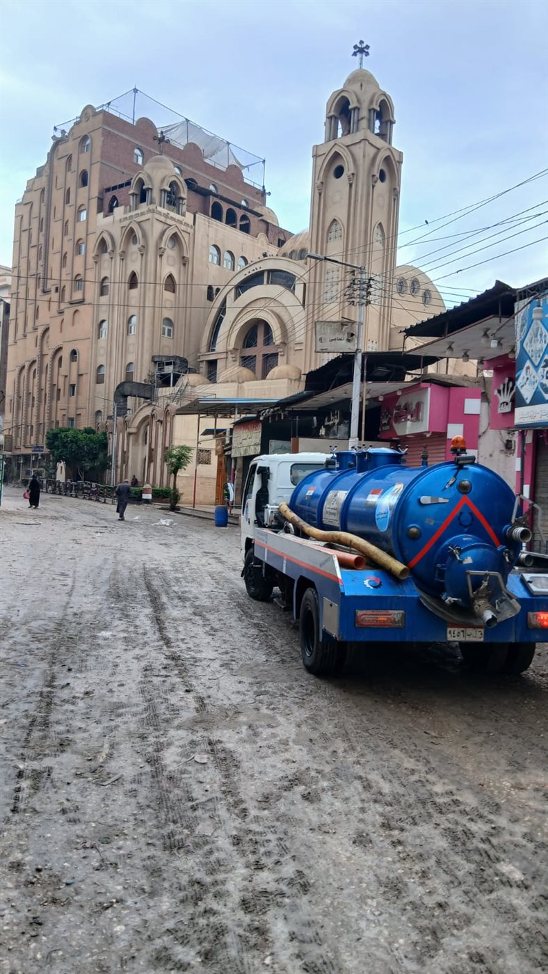مياة القليوبية ترفع اثار الامطار من الشوارع،فيتو