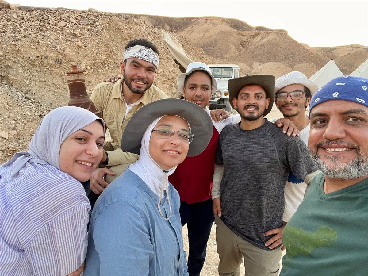 الفريق البحثي المشارك في الكشف