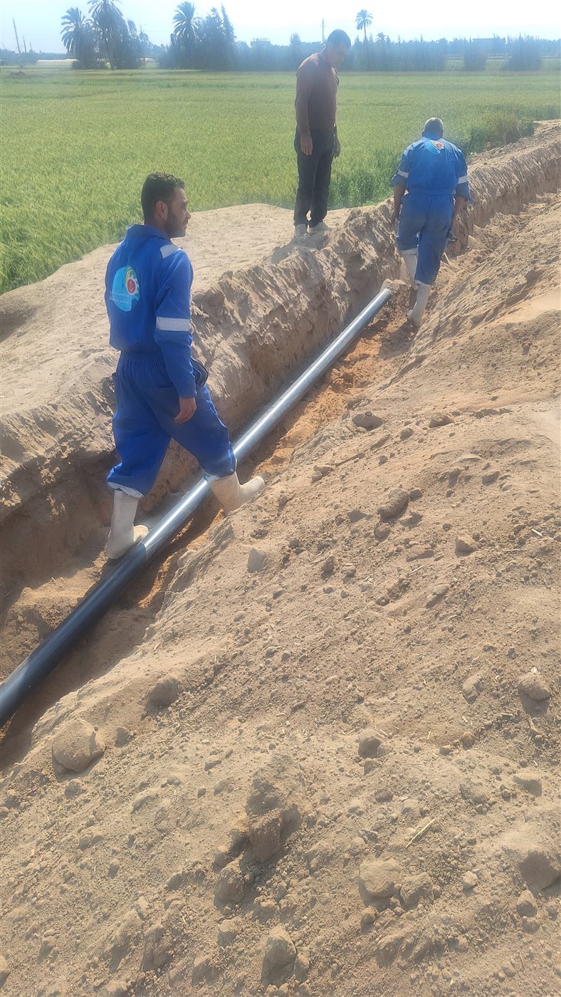 جانب من أعمال توصيل خط المياه، فيتو