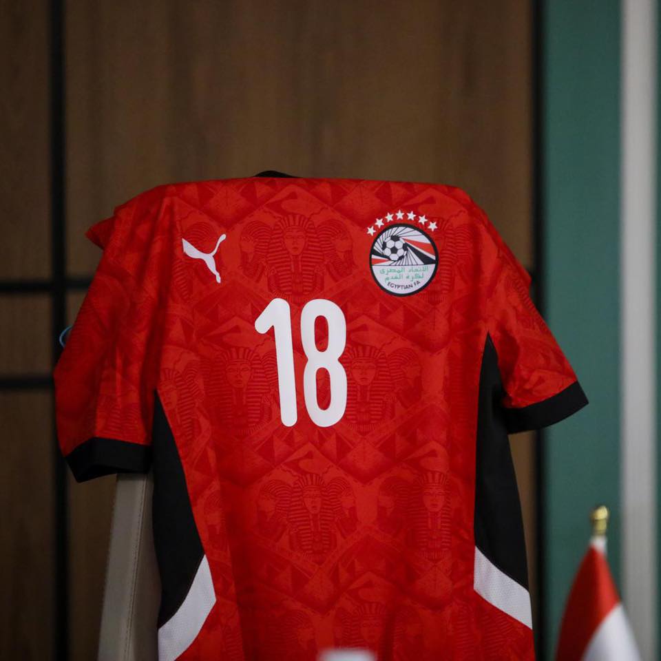 القميص الأساسي لمنتخب مصر، فيتو
