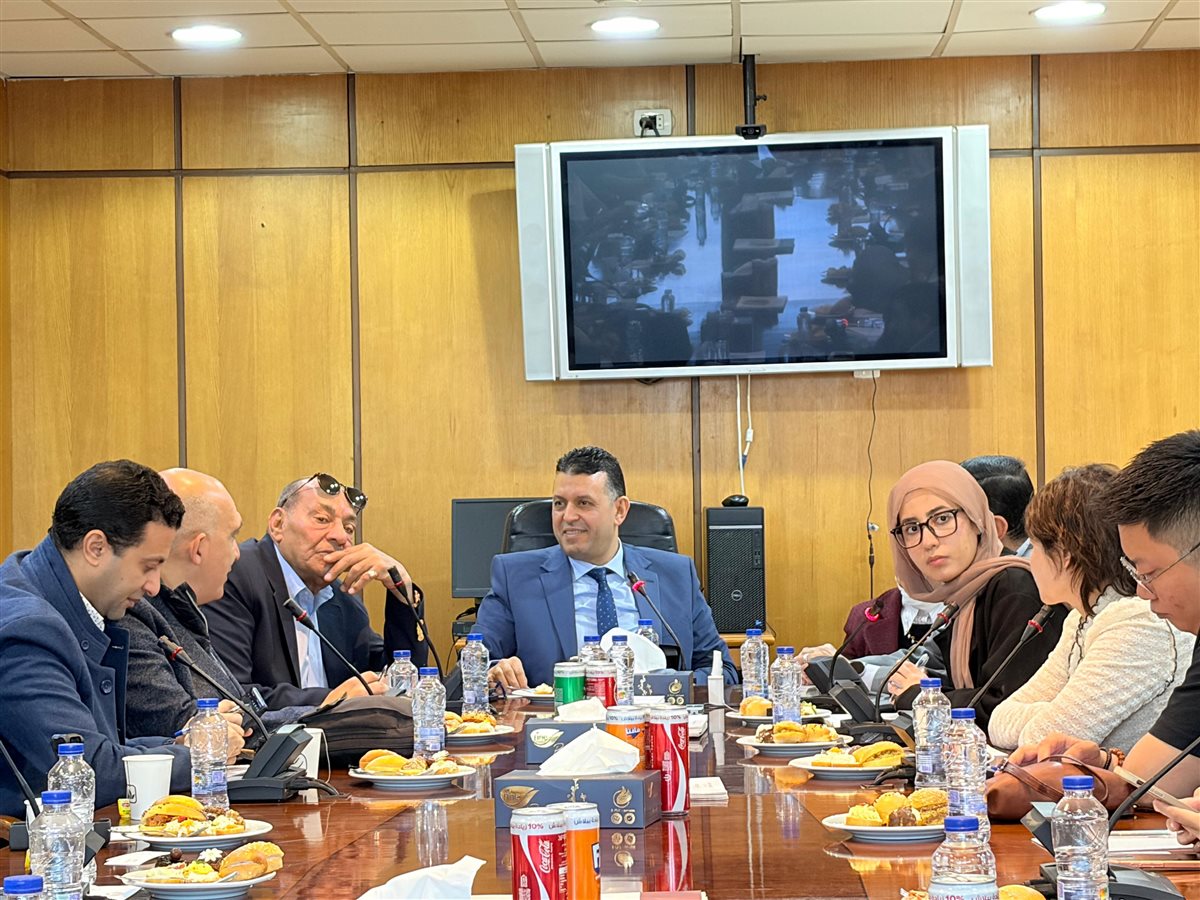 «الصناعات النسيجية» تبحث مع وفد صيني فرص الاستثمار