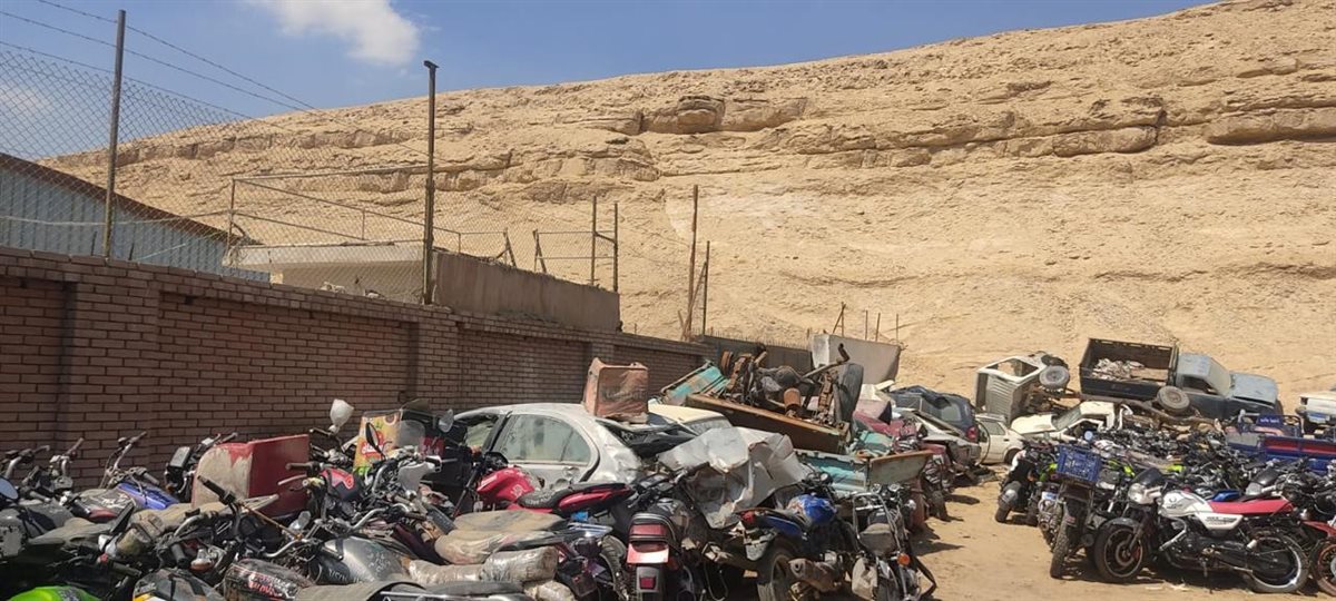 بدء إخلاء ونقل حضانة إيواء السيارات بمحمية وادي دجلة، فيتو
