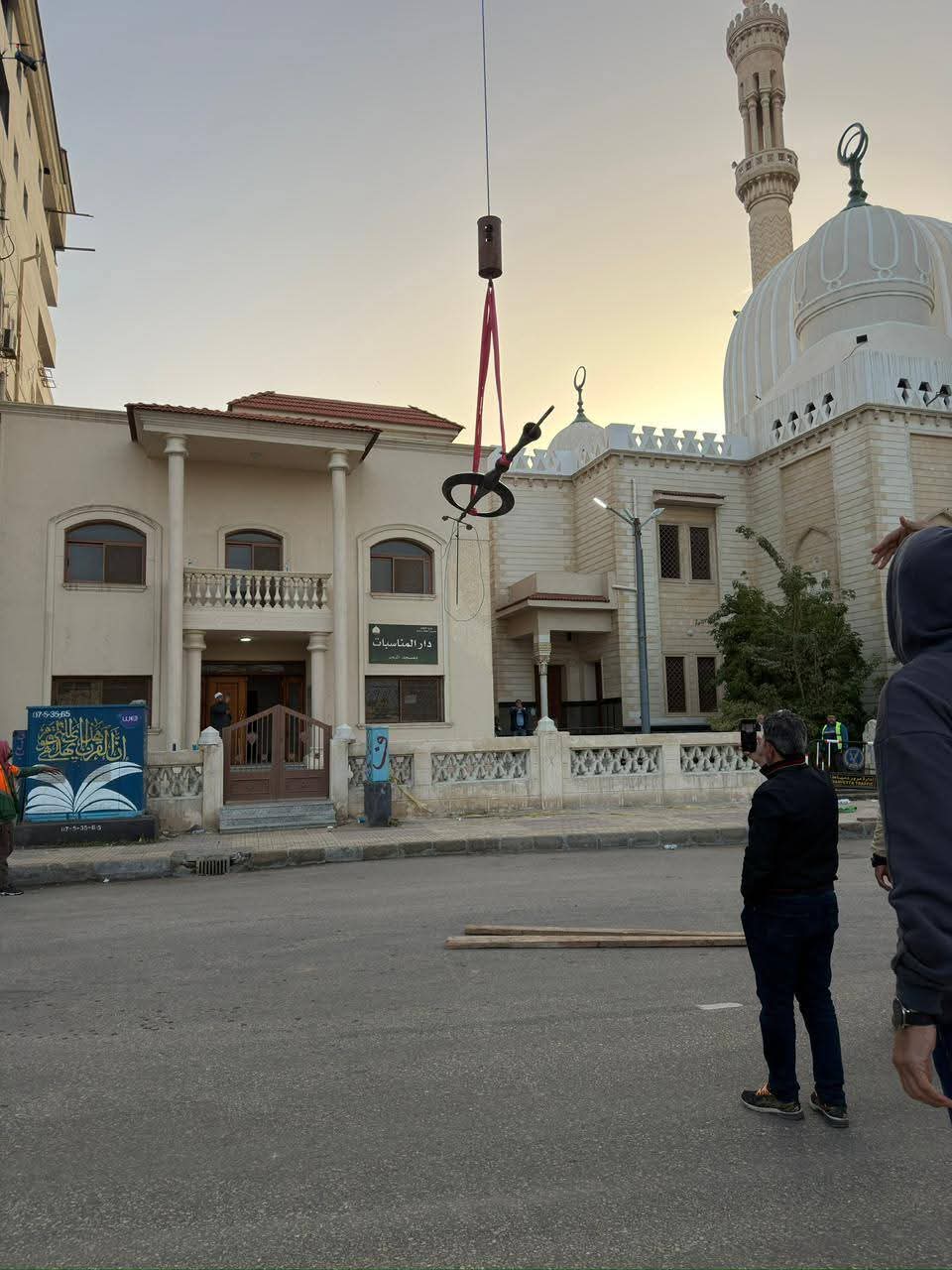 السيطرة على ميل مأذنة مسجد البحر بدمياط