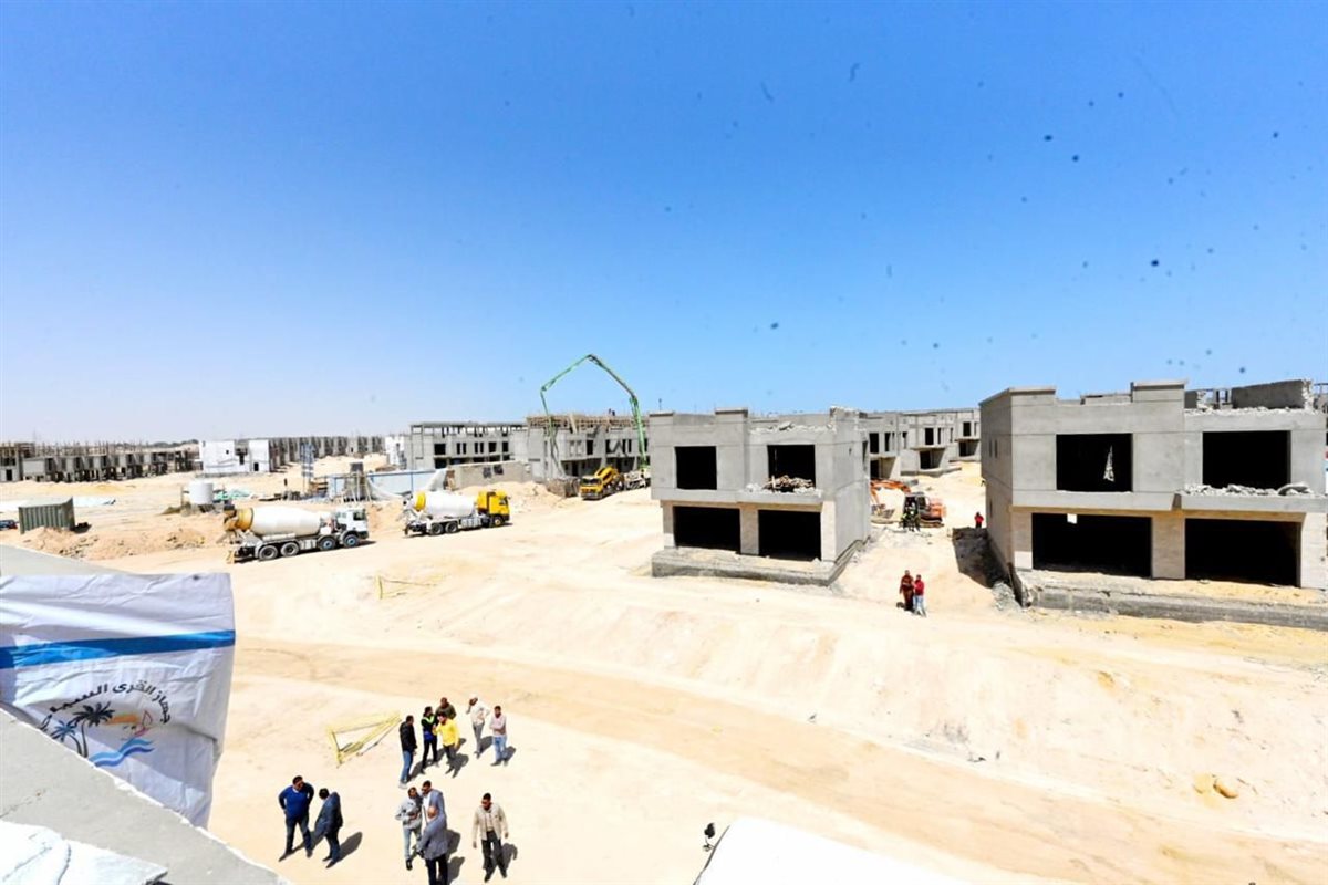 وزيرة الإسكان تتفقد مشروعات البحيرات الجنوبية