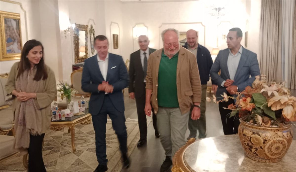 محافظ اسوان يستقبل الملك أحمد فؤاد الثانى