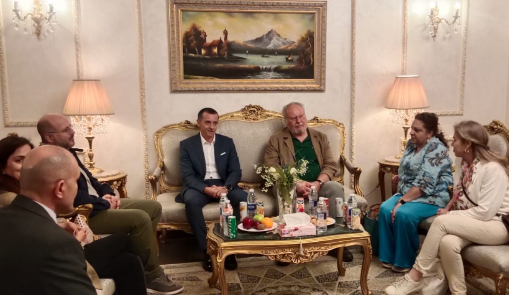 محافظ اسوان يستقبل الملك أحمد فؤاد الثانى