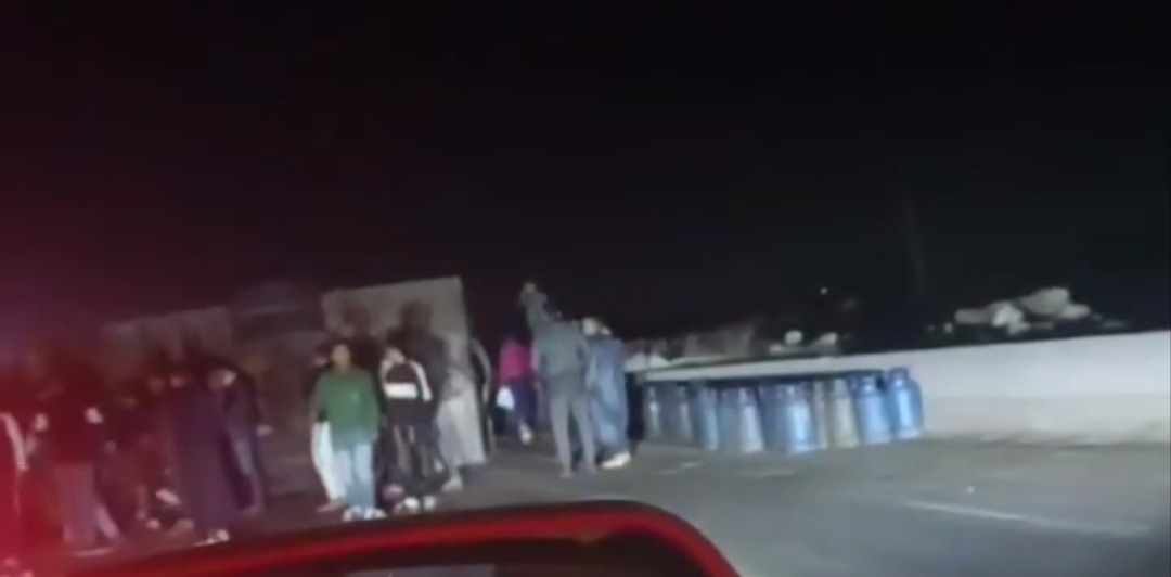 انقلاب سيارة محمّلة بأسطوانات غاز بطريق طنطا&nbsp;