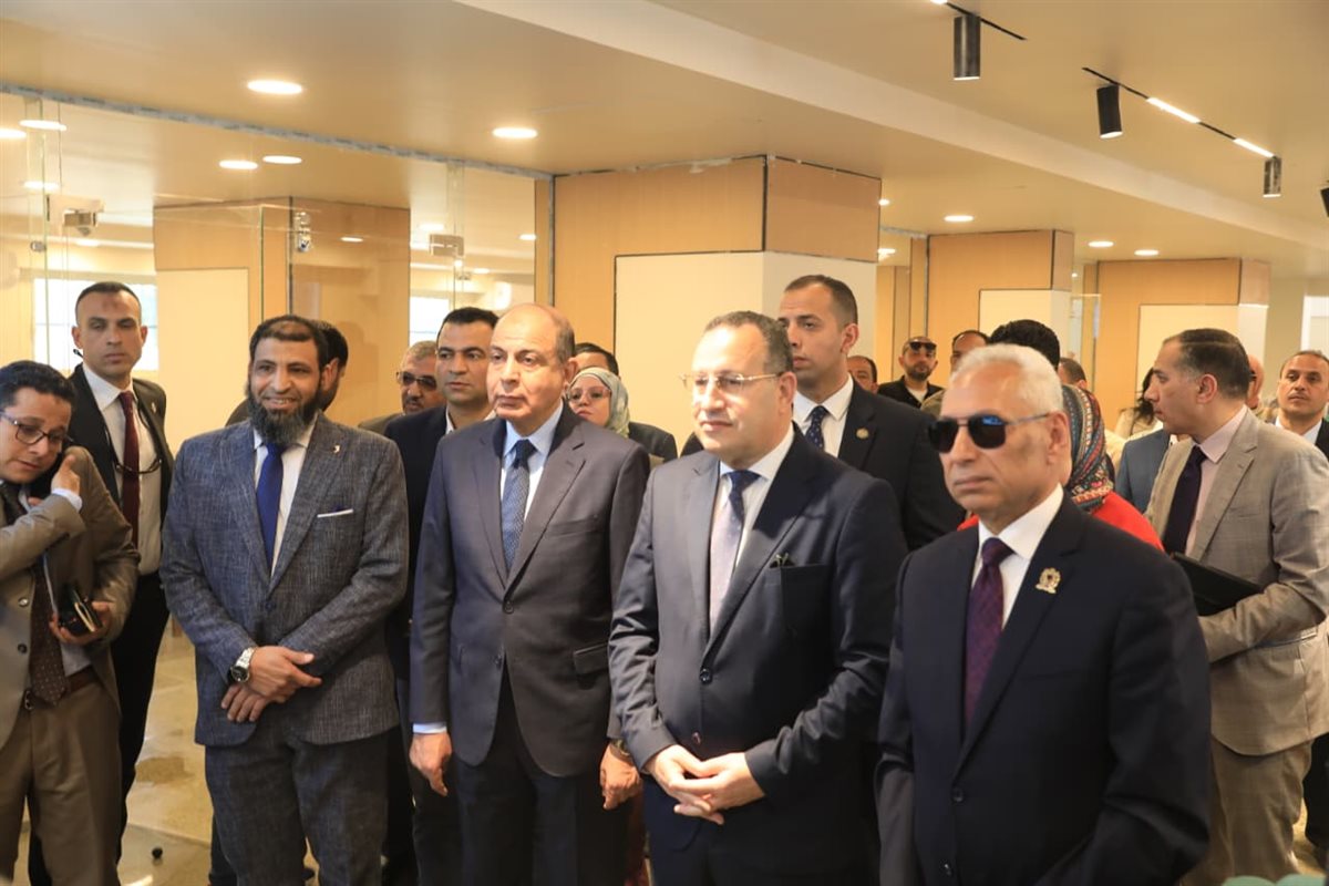 وزير التعليم العالي يفتتح عددًا من المشروعات الخدمية بجامعة المنيا&nbsp;