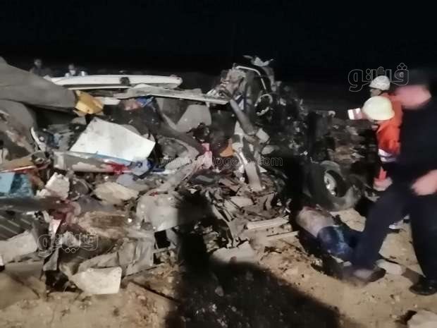 30444-صور-لحادث-تصادم-مروع-بين-سيارة-ميكروباص-وأتوبيس-نقل-عام،-(8)