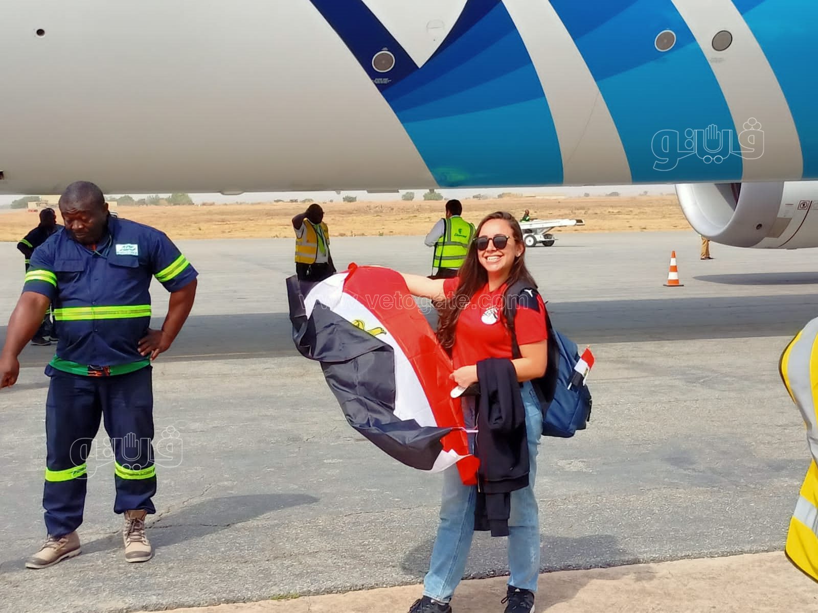 بالأعلام المصرية.. وصول الجماهير لمطار الكاميرون لتشجيع المنتخب أمام نيجيريا
