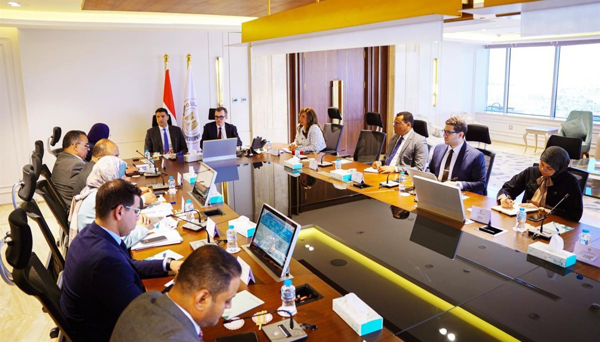 اجتماع &nbsp;وزير التخطيط والتنمية الاقتصادية مع وزير الصناعة