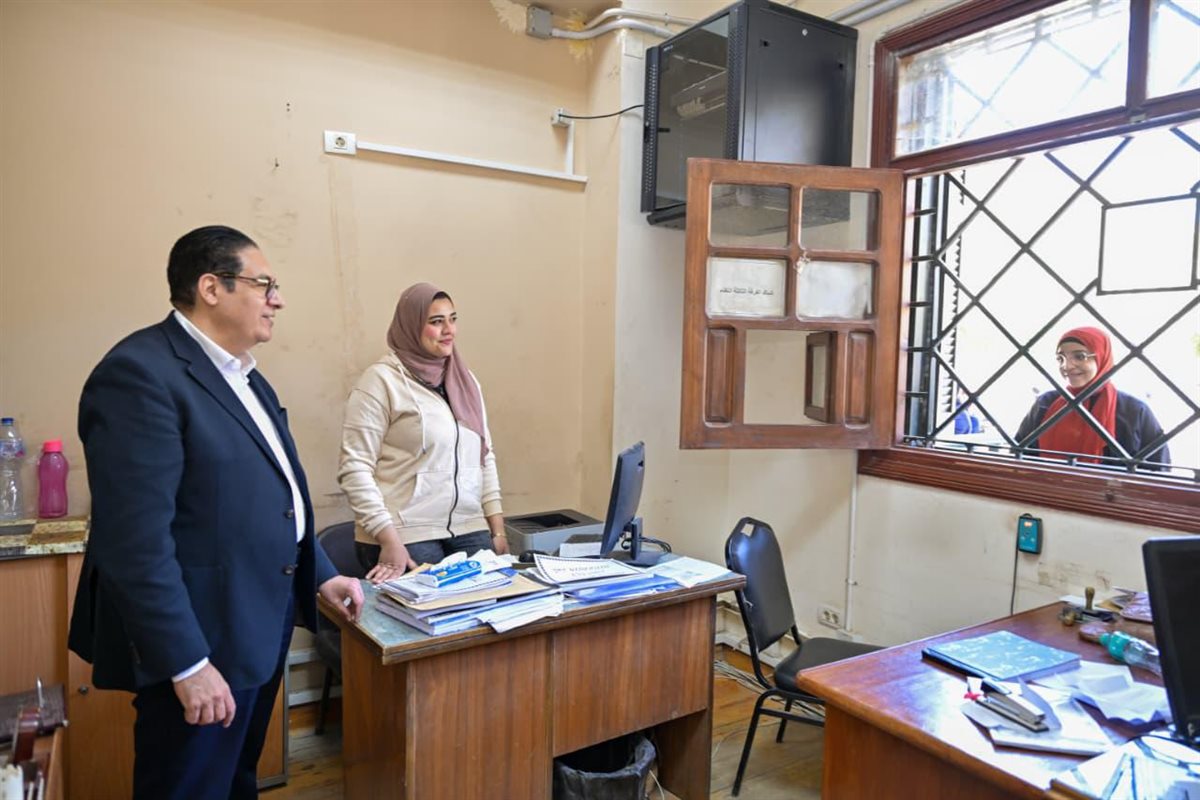 رئيس جامعة القاهرة يتفقد الكليات لمتابعة ترشيد استهلاك الطاقة