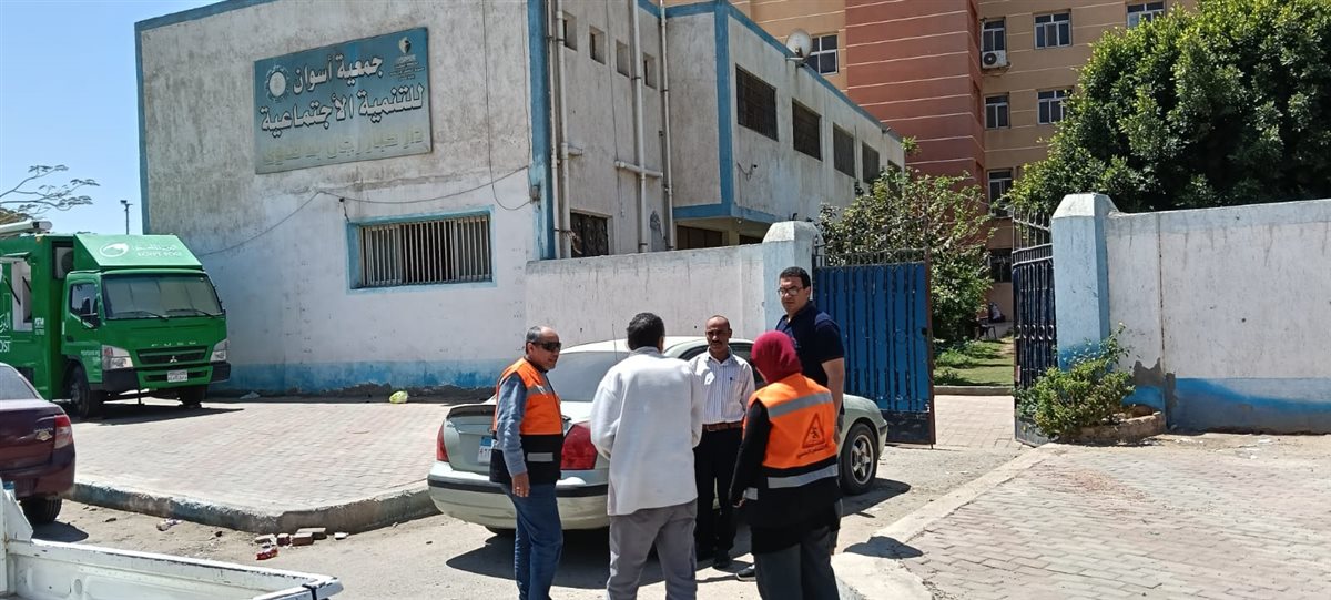 جانب من عمل فريق التضامن الاجتماعي بالإسماعيلية لإغاثة المسنين بلا مأوي،فيتو