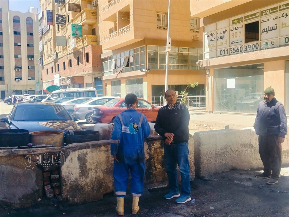 حملة مكبرة لفتح شارع بورسعيد بمرسى مطروح وإزالة الحواجز الخرسانية&nbsp;