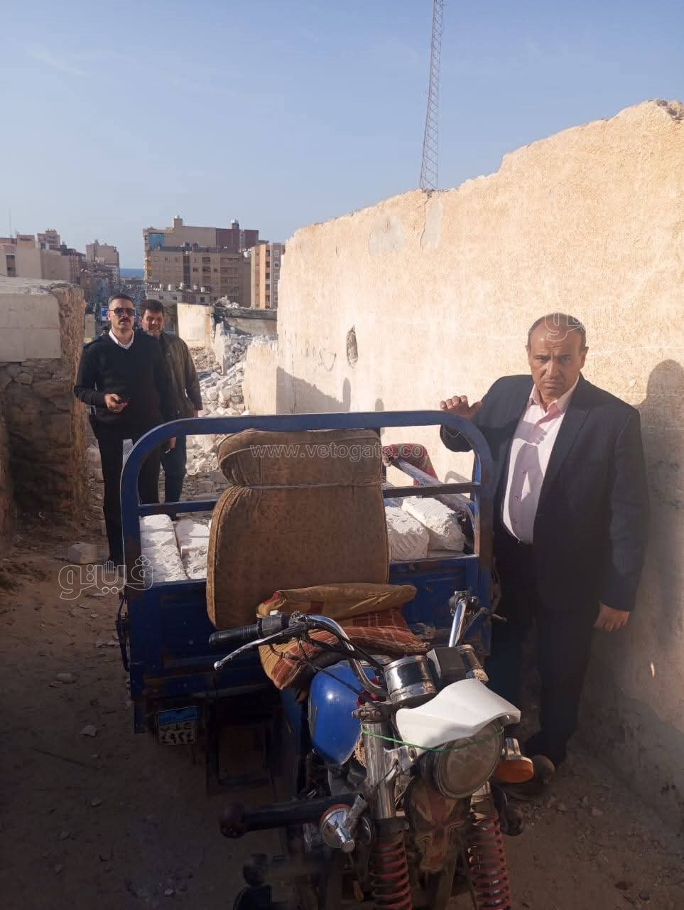 ضبط تروسيكلات أثناء سرقة مرافق عامة بمطروح