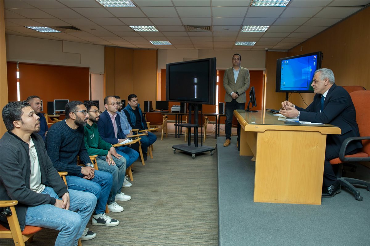 جولة وزير الإنتاج الحربي داخل شركة تويا تكنولوجي المتخصصة فى مجال نظم المعلومات