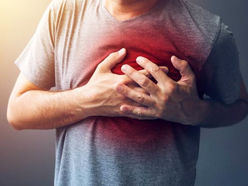أعراض التهاب غشاء القلب وأسباب الإصابة به