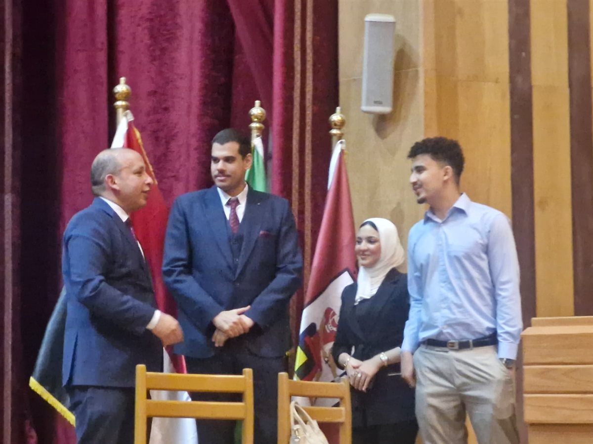 يوم علمي بقصر العيني يدمج الذكاء الاصطناعي بعلوم الطب الشرعي والسموم