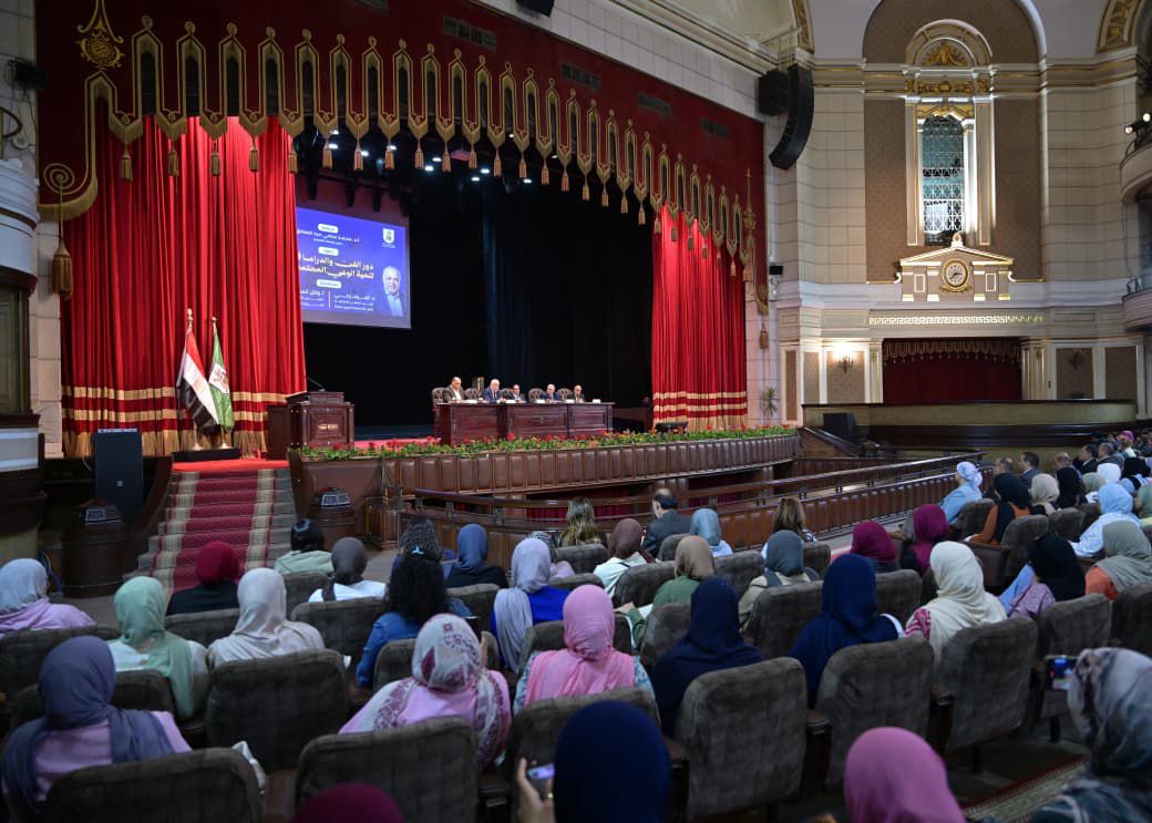 ندوة دور الفن تنمية الوعي