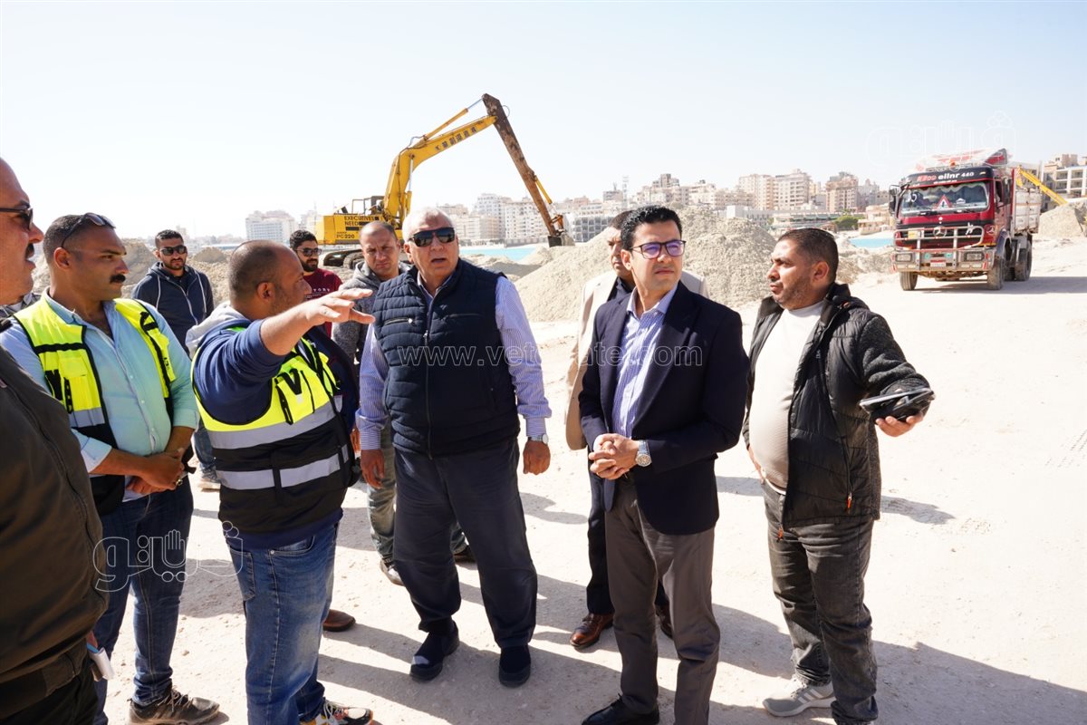 &nbsp;أعمال تكريك الممر الملاحي الرابط بين منطقة البوسيت وشاطئ الغرام