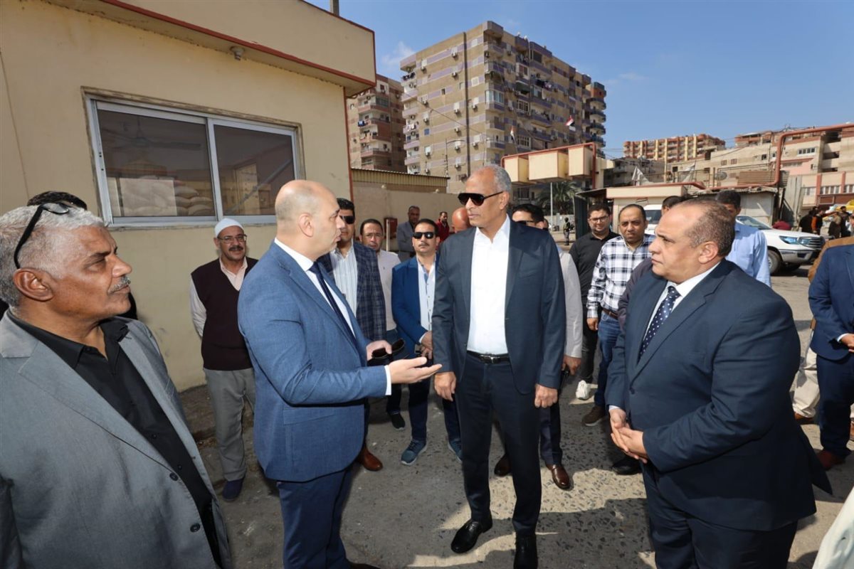 محافظ كفرالشيخ يتفقد صوامع القمح المعدنية