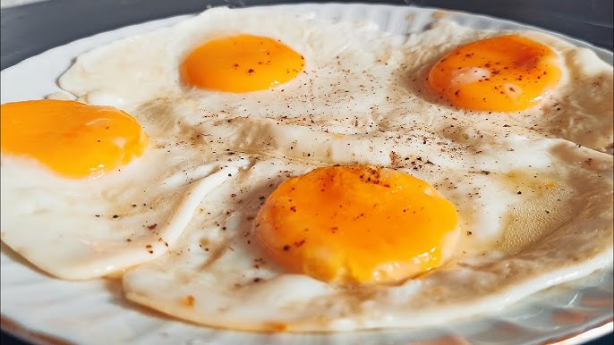 طريقة عمل البيض العيون&nbsp;