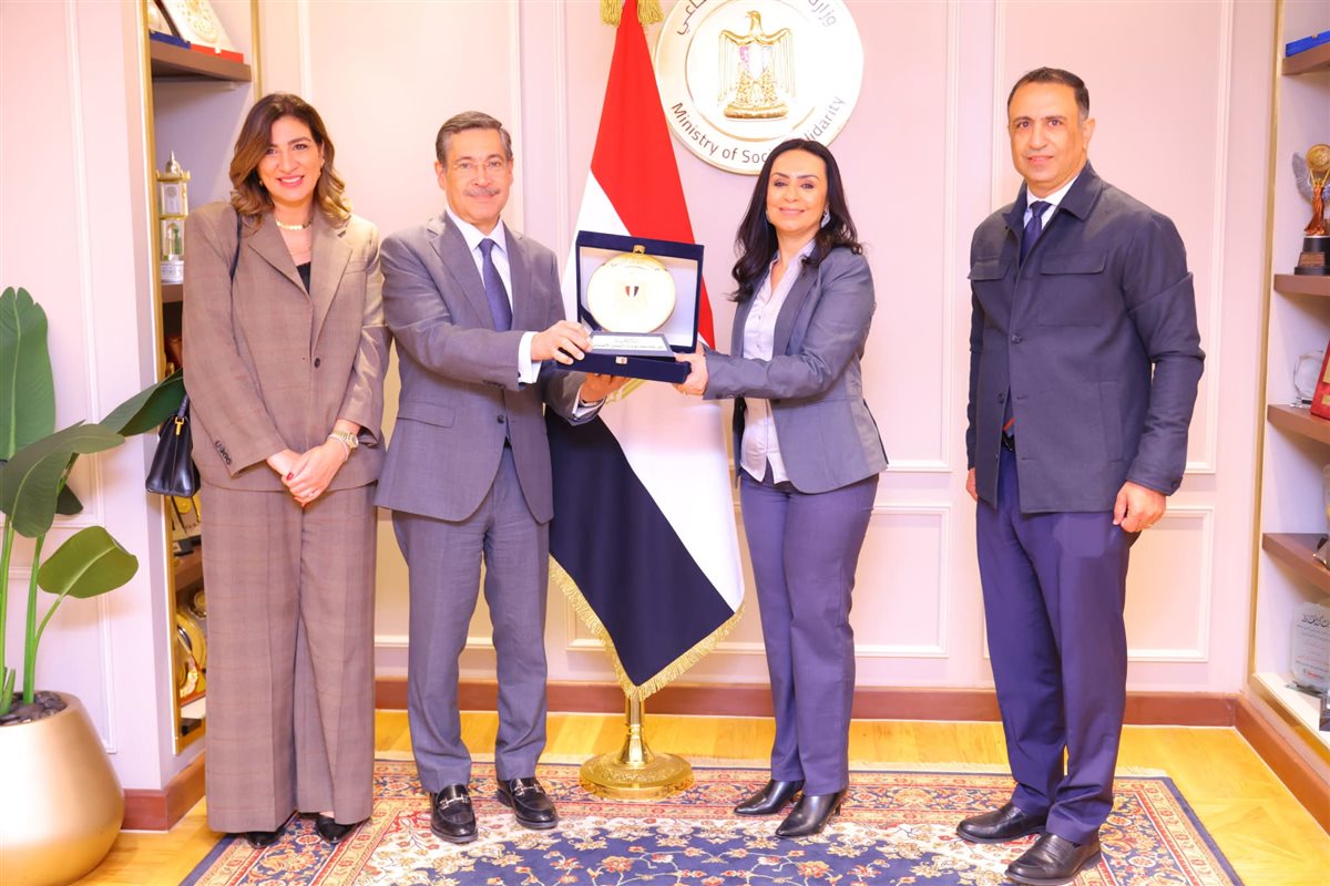 توزيع عدد من الأجهزة التعويضية لطلاب الجامعات من ذوي الإعاقة
