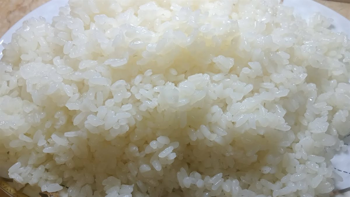 طريقة عمل الأرز الأبيض المفلفل&nbsp;