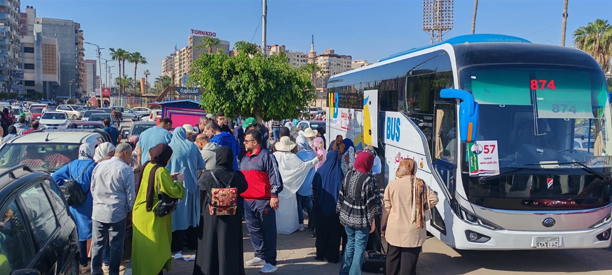 انطلاق الفوج الثالث لحجاج الجمعيات الأهلية بالدقهلية