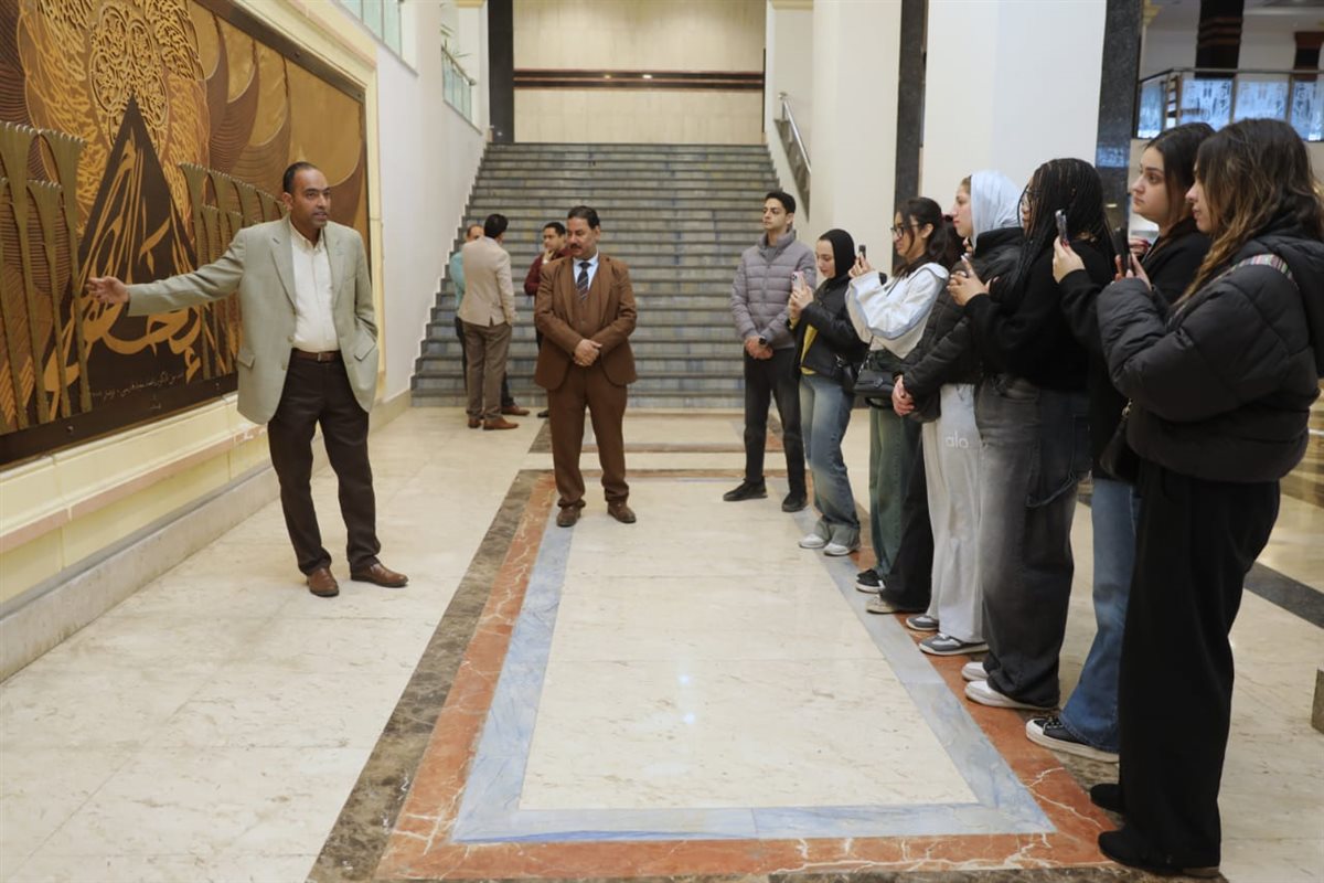 ميناء الإسكندرية يستقبل طلاب كلية الإعلام الرقمي في جولة ميدانية