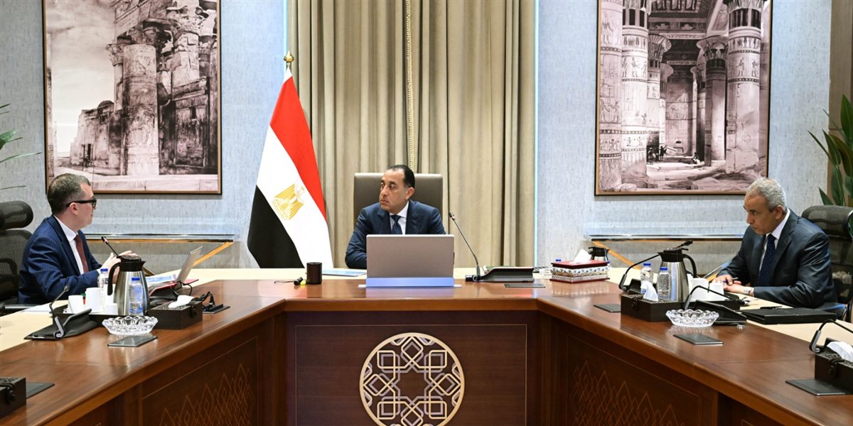رئيس الوزراء ووزير التخطيط يراجعان خريطة الإنفاق الحكومي قبل نهاية العام المالي