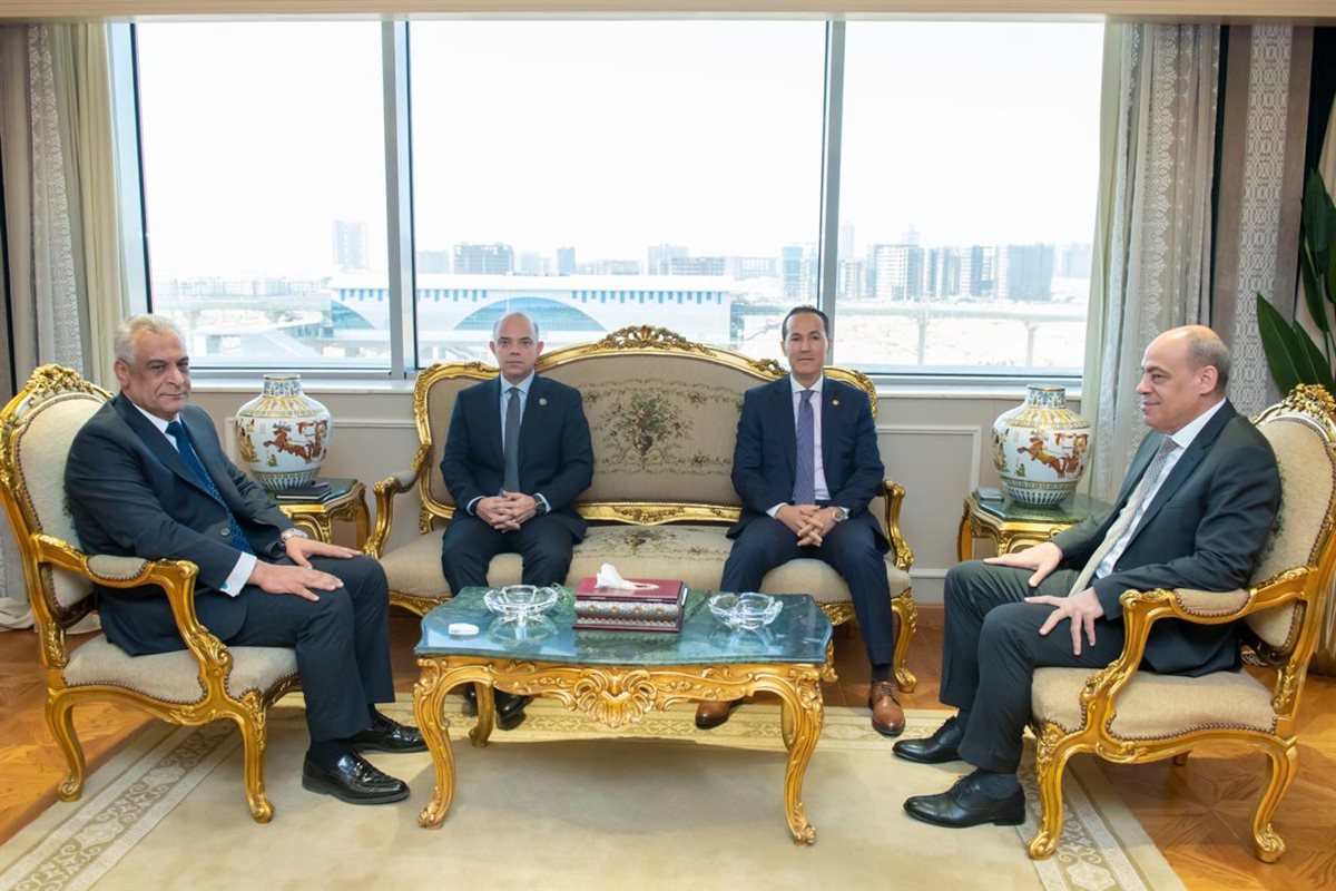 وزيرا الإنتاج الحربي والاستثمار يبحثان جهود جذب الاستثمارات وتعزيز التصنيع المحلي