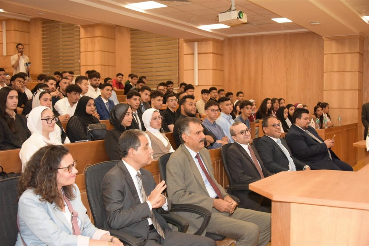 جامعة القاهرة الأهلية تستضيف رئيس الرقابة المالية