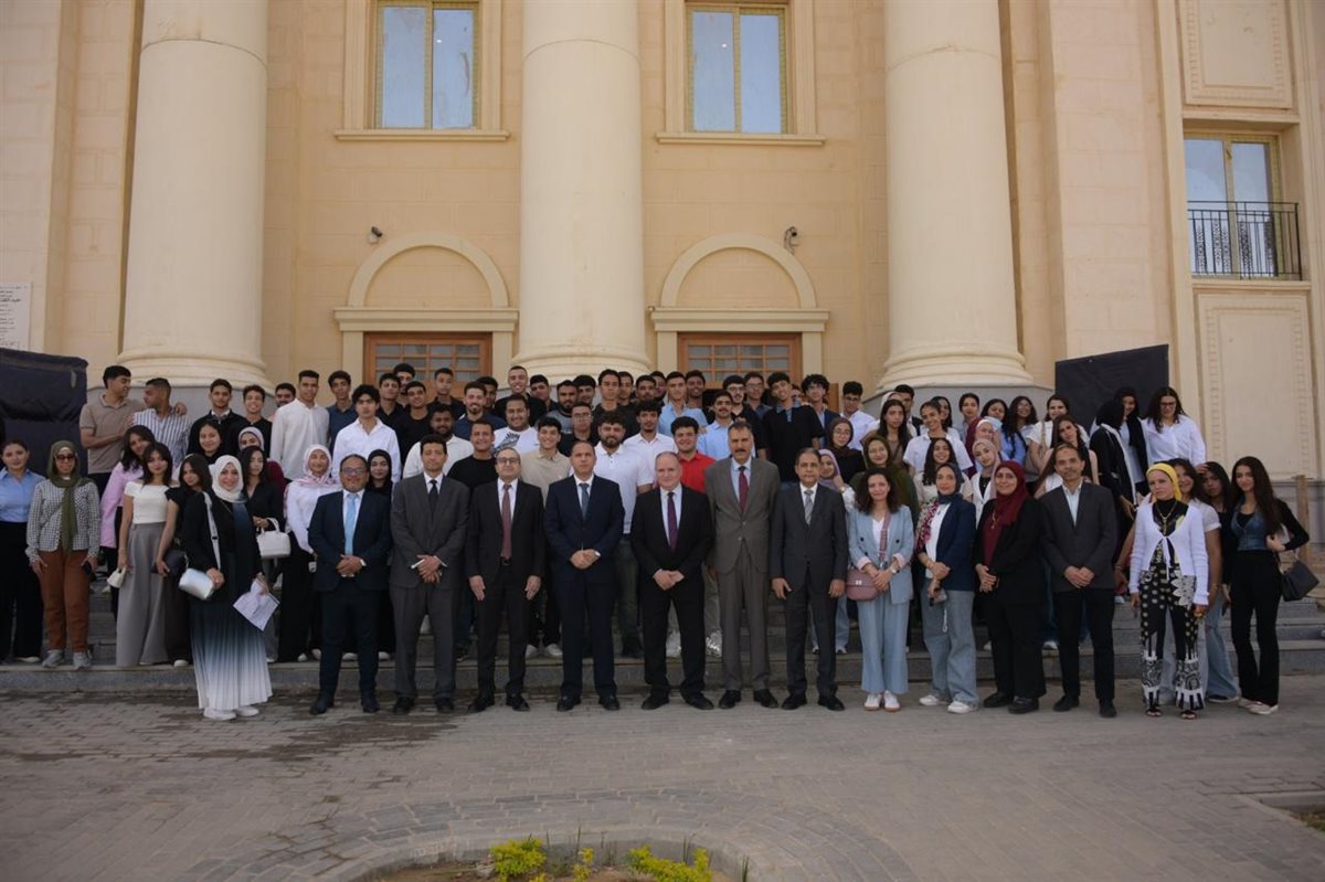 جامعة القاهرة الأهلية تستضيف رئيس الرقابة المالية