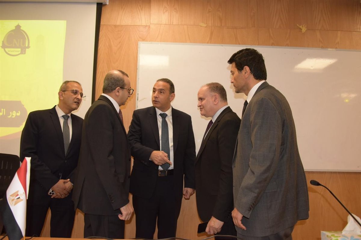 جامعة القاهرة الأهلية تستضيف رئيس الرقابة المالية