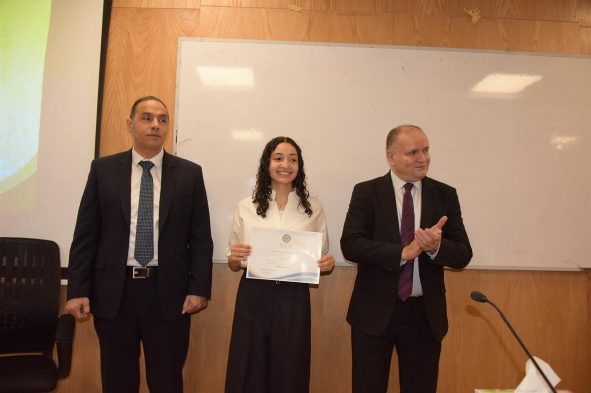 جامعة القاهرة الأهلية تستضيف رئيس الرقابة المالية
