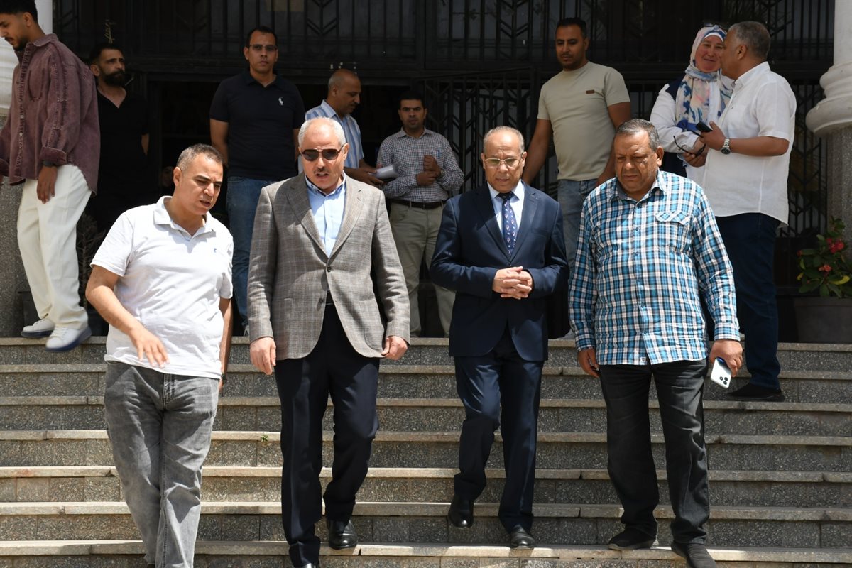 الدكتور ناصر مندور يتفقد اللجان، فيتو