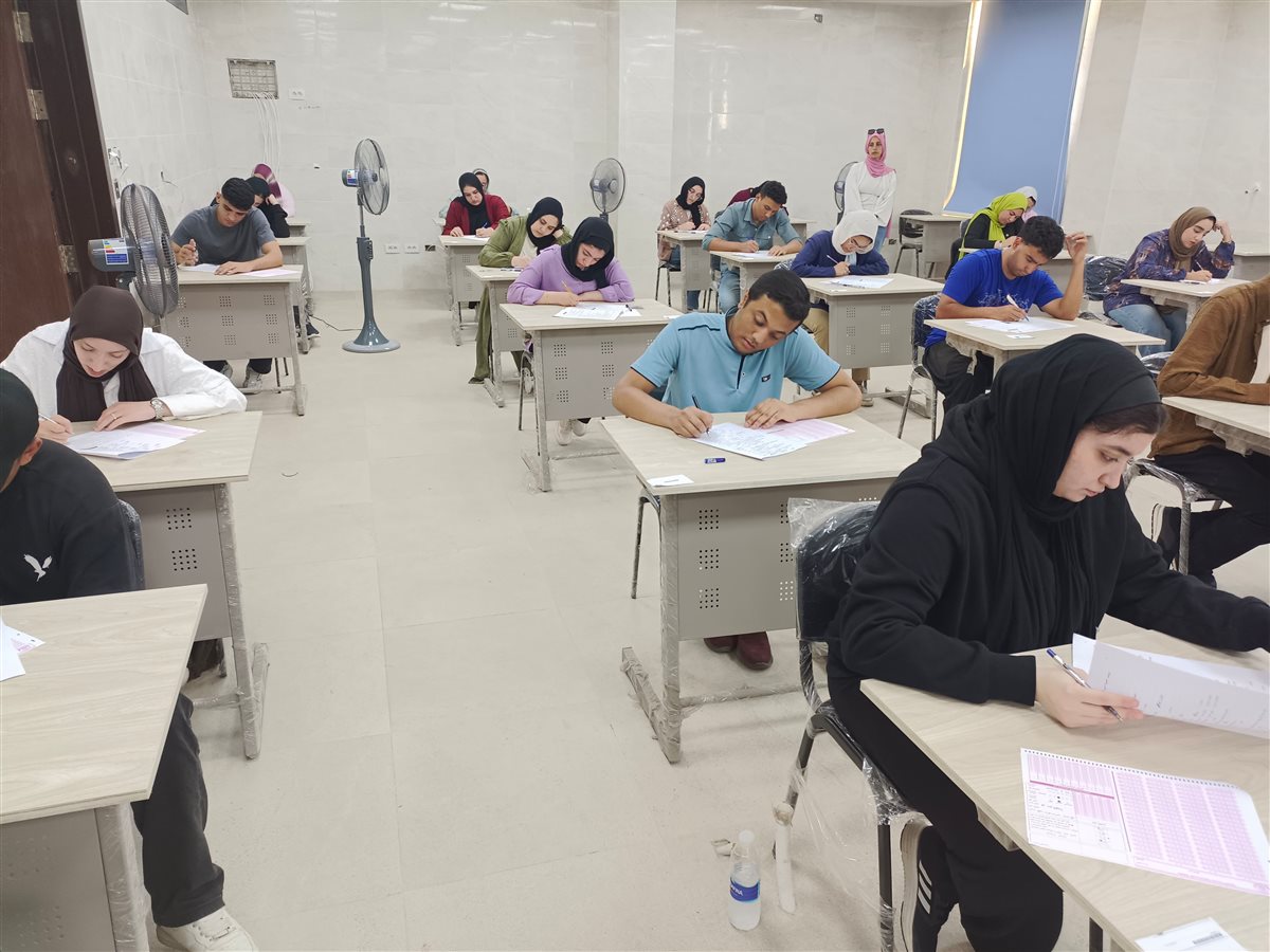 جانب من الامتحانات، فيتو