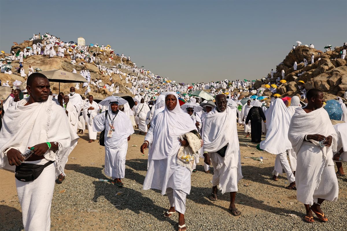 حجاج بيت الله الحرام على جبل عرفات&nbsp;