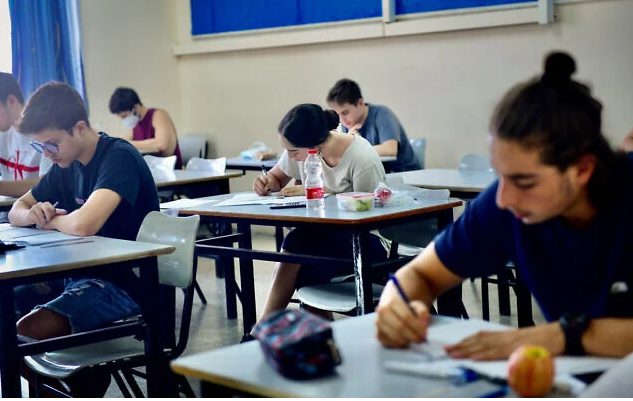 97% من طلاب إسرائيل فشلوا في امتحانات العلوم والتكنولوجيا، فيتو