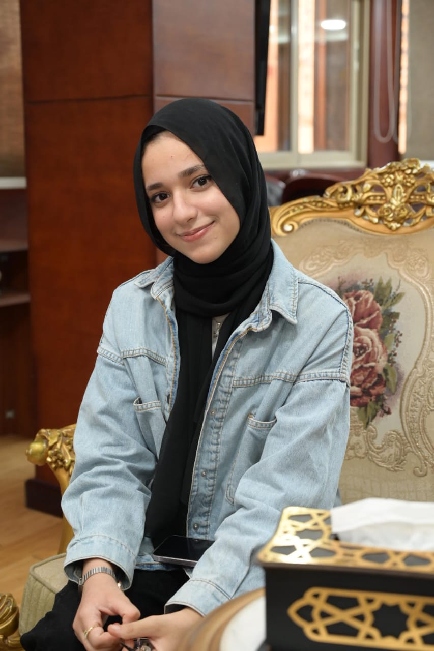 &nbsp;سلمى أشرف تبدأ من المدرسة الحكومية بالقرية وتنتهي وصيفة للعالم في الروبوتات الذكية