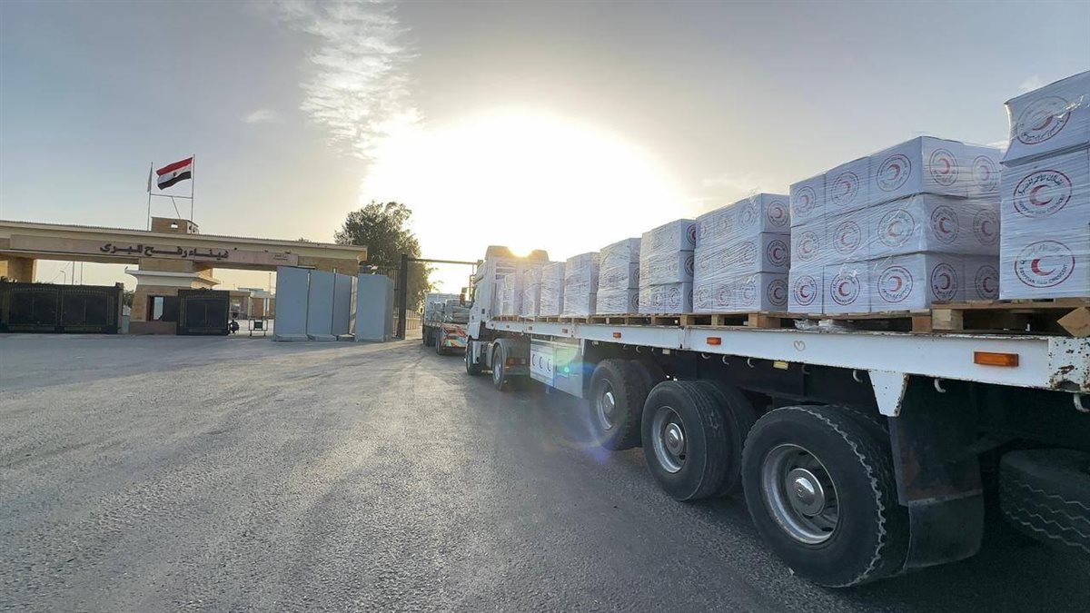 «زاد العزة» تواصل دعم غزة، 3585 طن مساعدات مصرية تعبر نحو القطاع&nbsp;