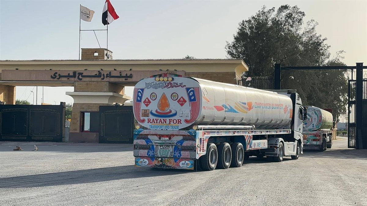 «زاد العزة» تواصل دعم غزة، 3585 طن مساعدات مصرية تعبر نحو القطاع&nbsp;