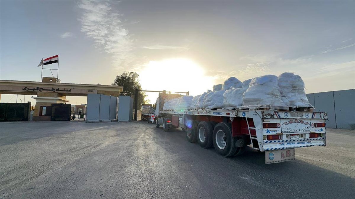 «زاد العزة» تواصل دعم غزة، 3585 طن مساعدات مصرية تعبر نحو القطاع&nbsp;