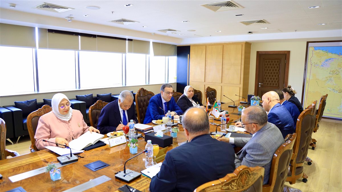التنظيم والإدارة يبحث مع مديرية الوظيفة العامة الجزائرية التعاون في التدريب