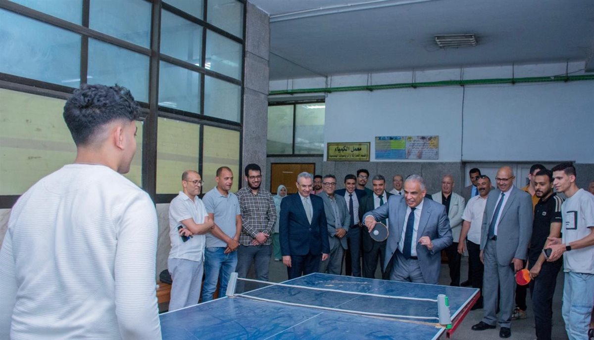 جولة رئيس جامعة طنطا داخل كلية الهندسة