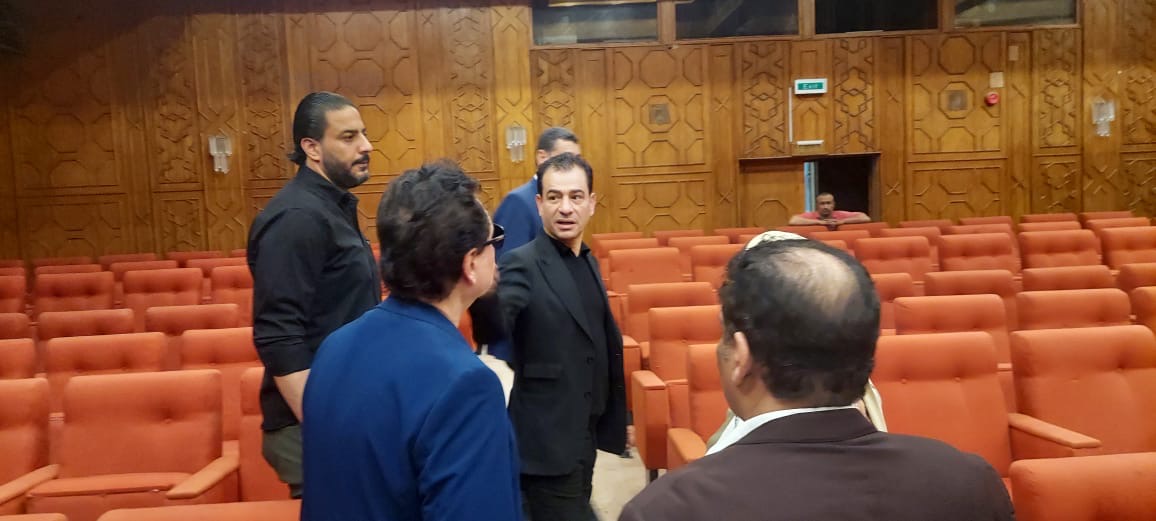 هشام عطوة ورئيس المهرجان القومي للمسرح المصري يتفقدان قصر ثقافة الإسماعيلية استعدادا للمهرجان القومي، فيتو